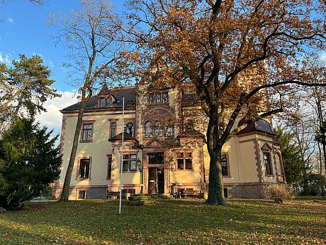 Thorer Villa photograph. The Villa was constructed by Curt Thorer in 1897.