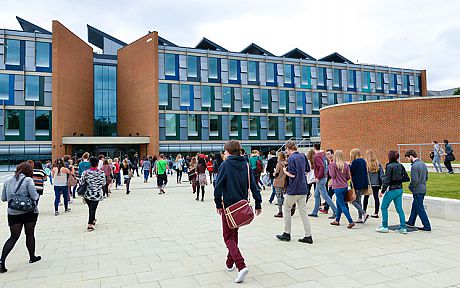 students walking towards jubilee