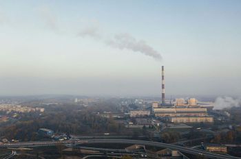 A picture that shows pollution pouring forth from a power plant in Malaysia