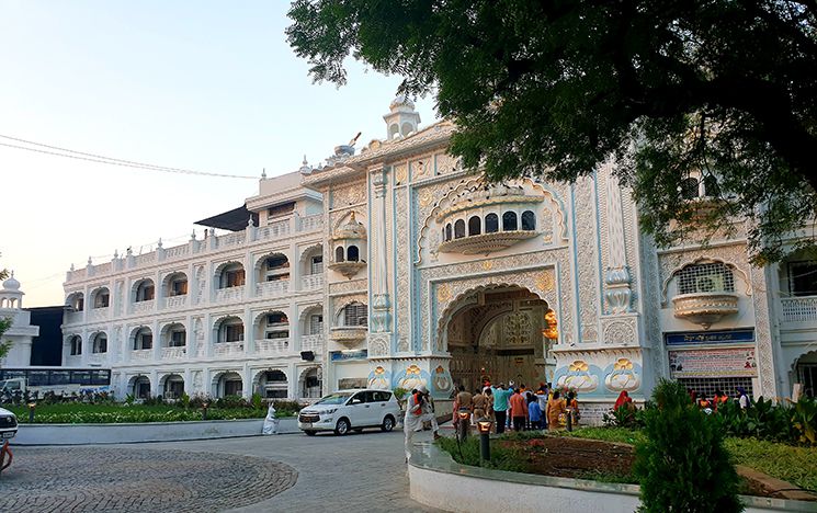Takht Sachkhand Sri Hazur Abchalnagar Sahib's main entrance