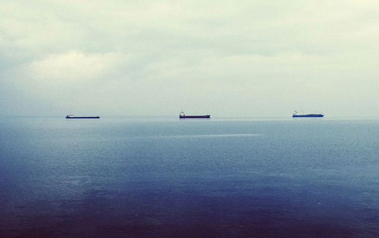 Trade ships on the horizon