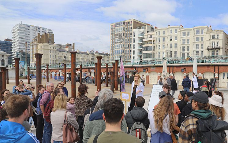 Dr Liat Levita presenting at Soapbox Science